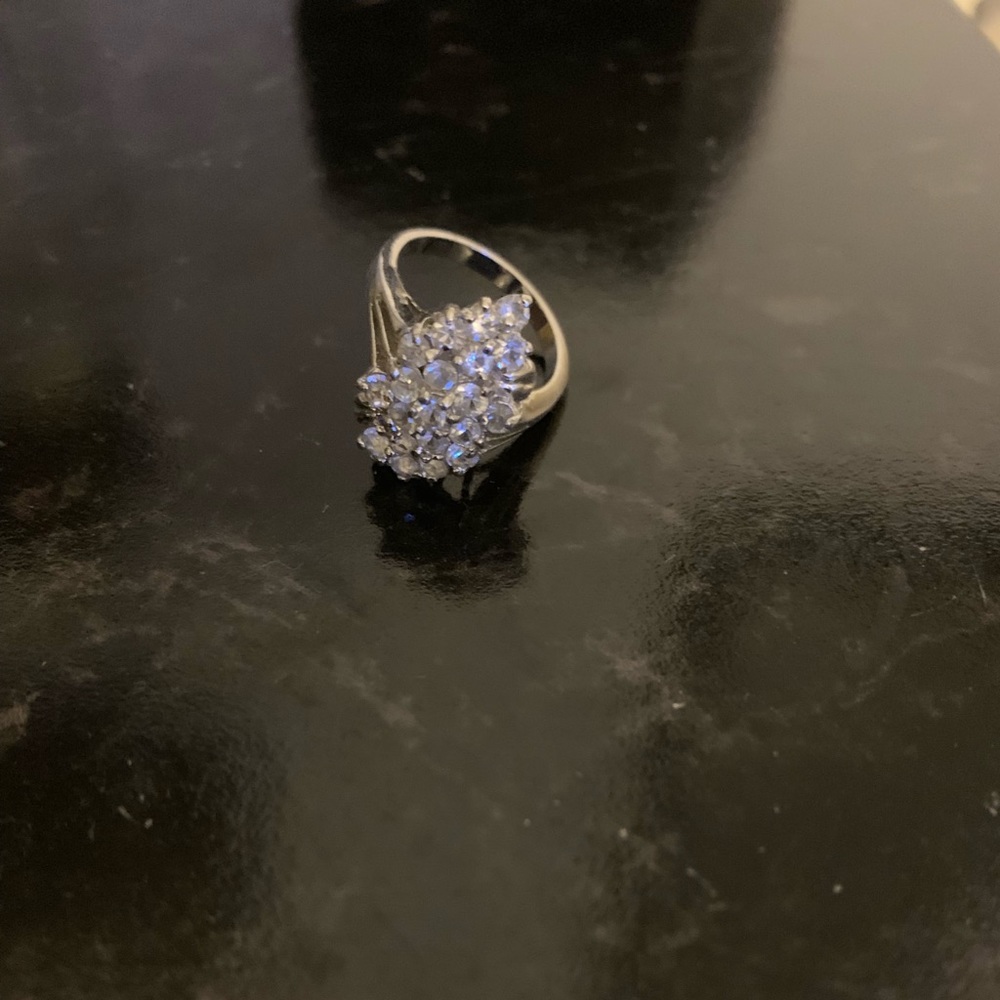 925 Silver Oval CZ Cluster Ring Size 7.00